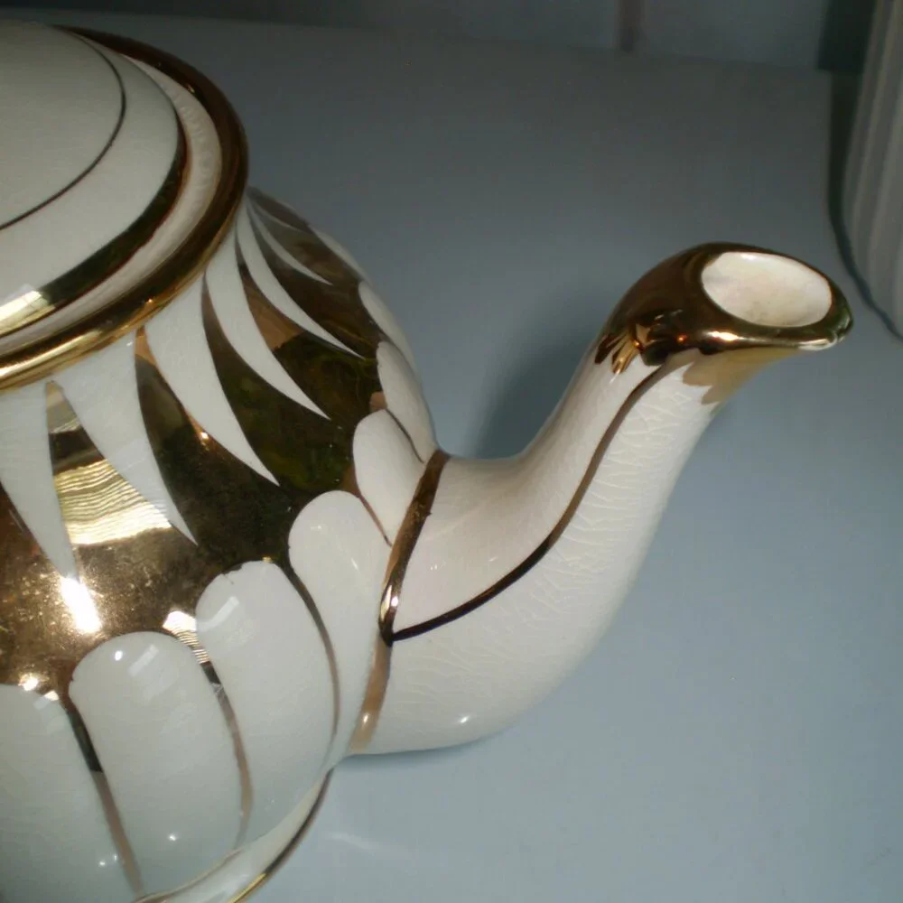 VINTAGE SADLER GOLD/WHITE ENGLISH TEAPOT WITH LABEL #3441 - Picture 5 of 5